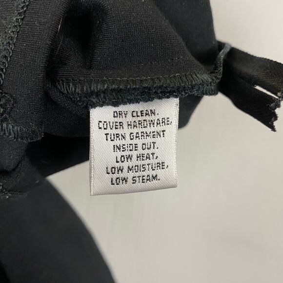 St. John Black Pull On Stretchy Knit Crop Capri Pants Size Large - Picture 6 of 6